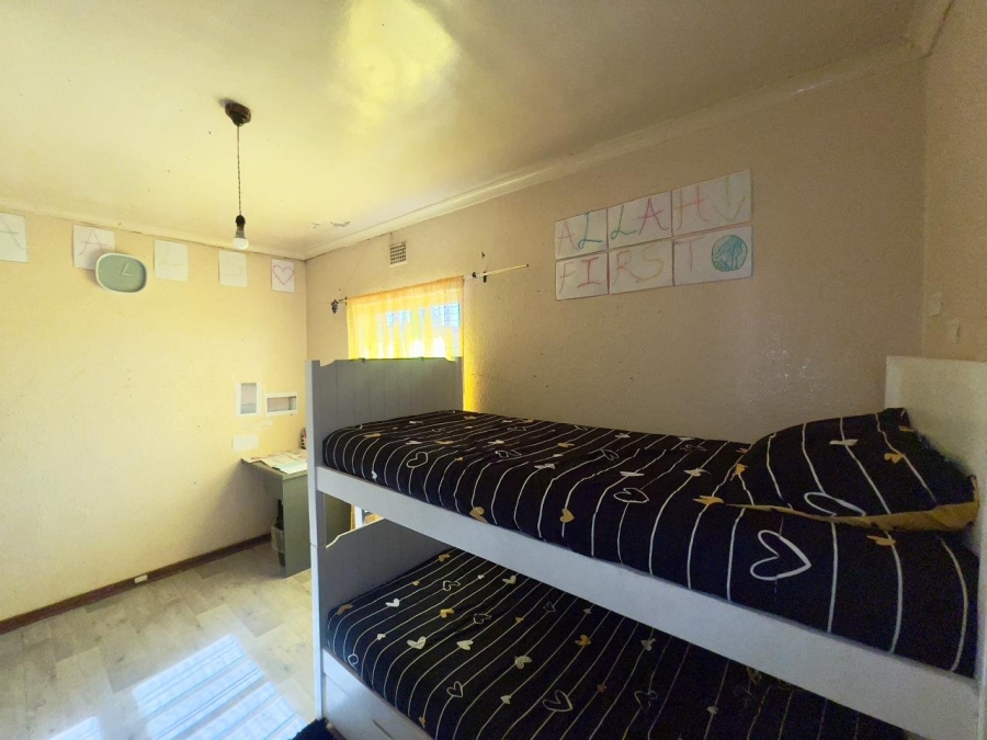 4 Bedroom Property for Sale in Grassy Park Western Cape
